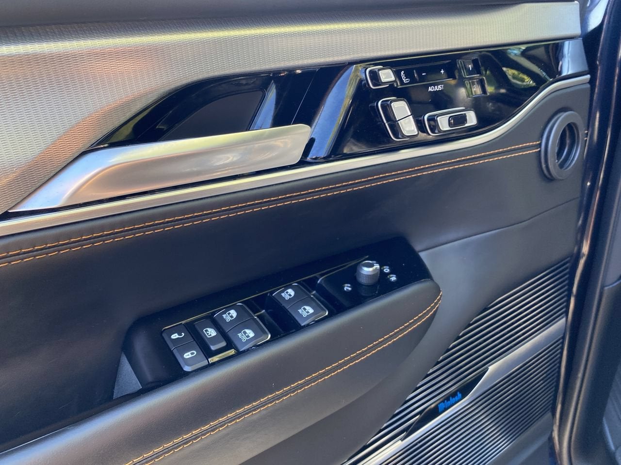2023 Jeep Grand Wagoneer Series III