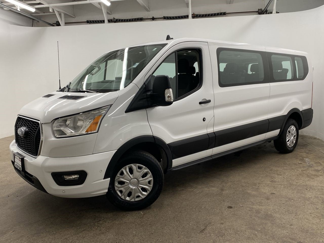 2022 Ford Transit Passenger Wagon XL