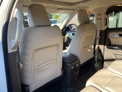 2022 Ford Explorer Platinum