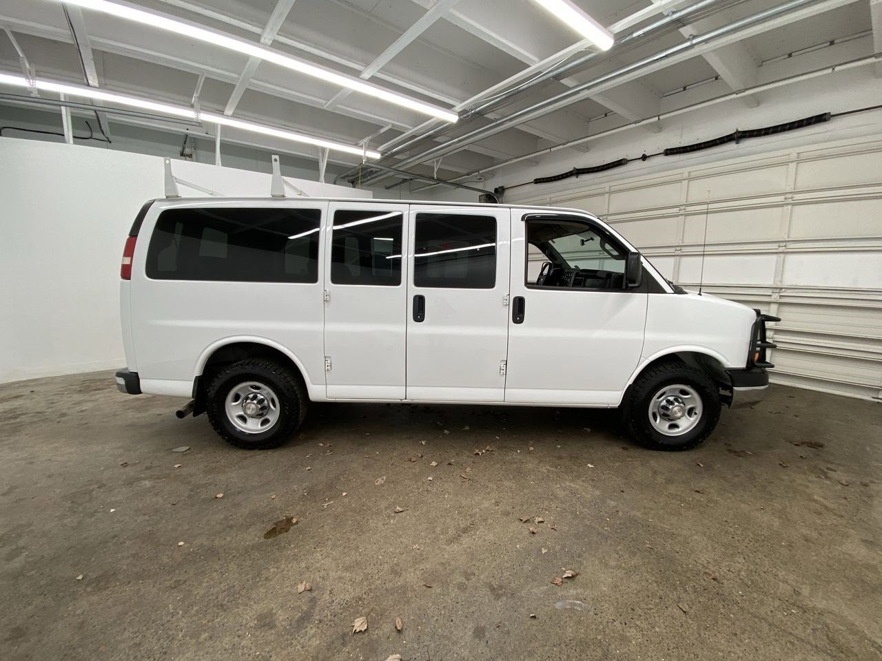 2017 Chevrolet Express Passenger 2500 LT