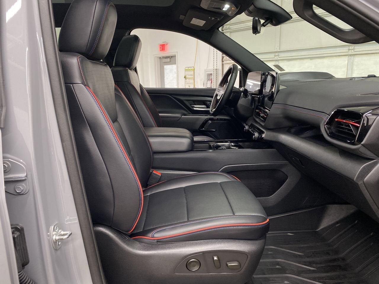 2025 Chevrolet Silverado EV RST - Max Range