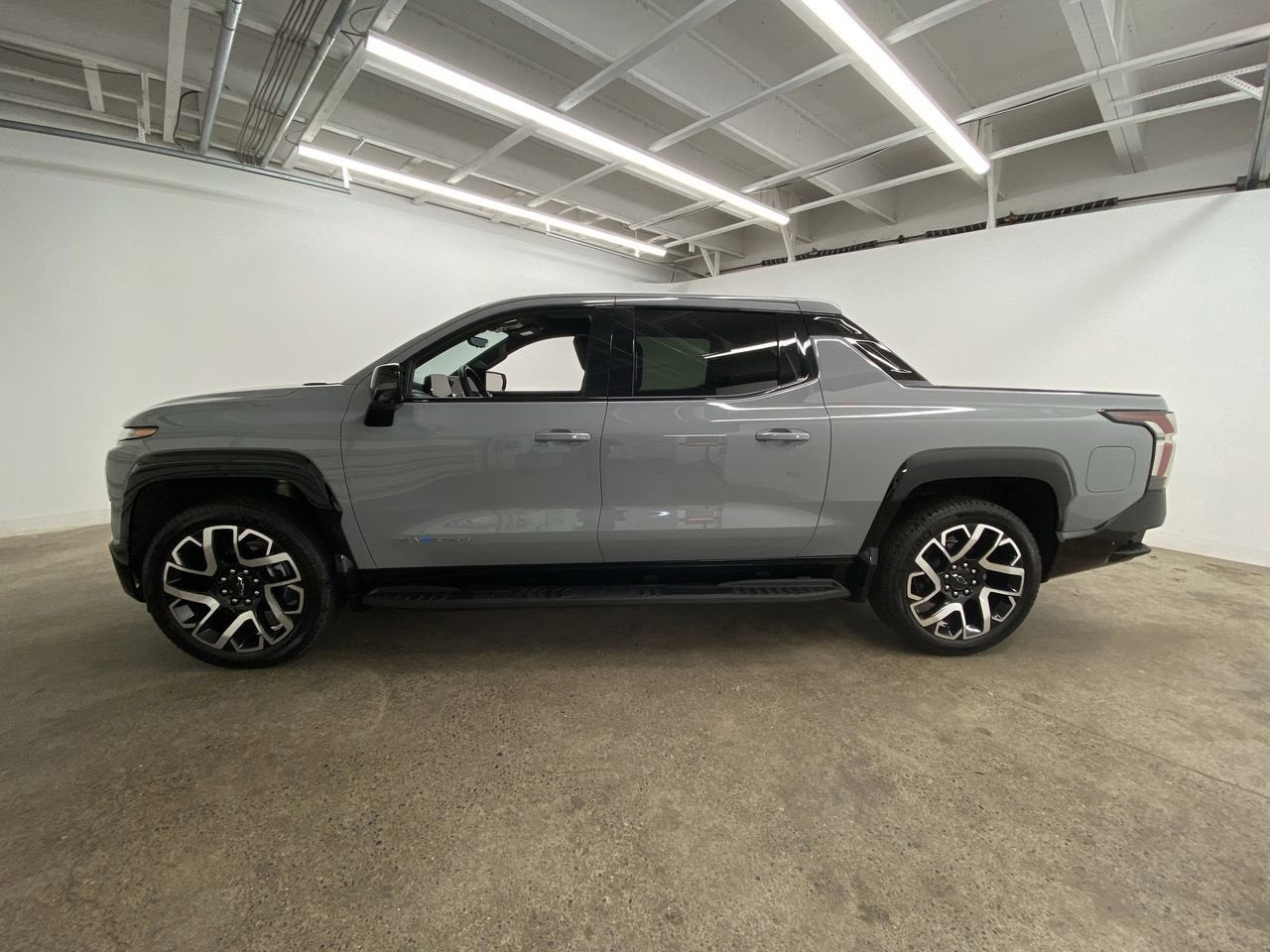 2025 Chevrolet Silverado EV RST - Max Range