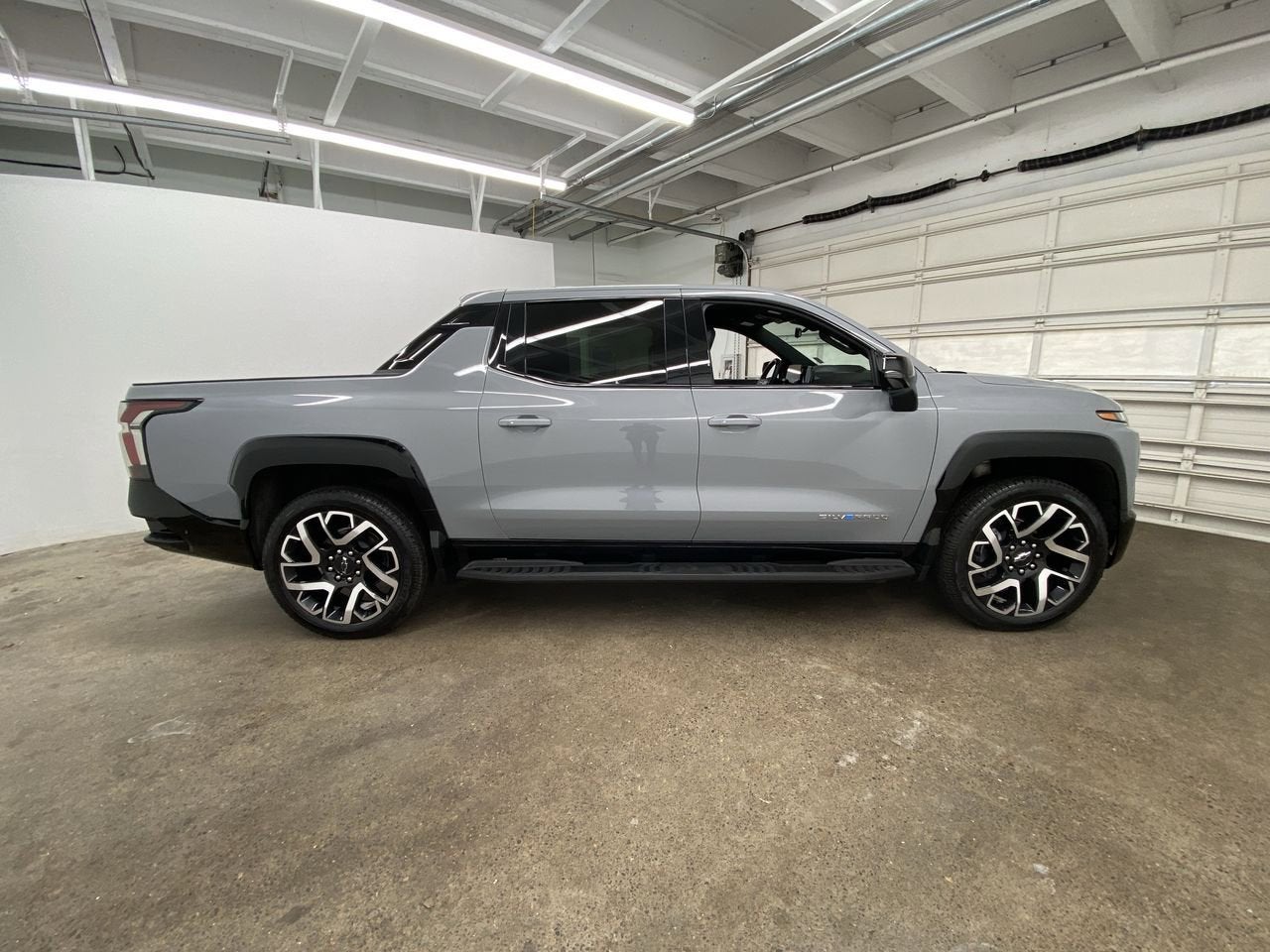 2025 Chevrolet Silverado EV RST - Max Range