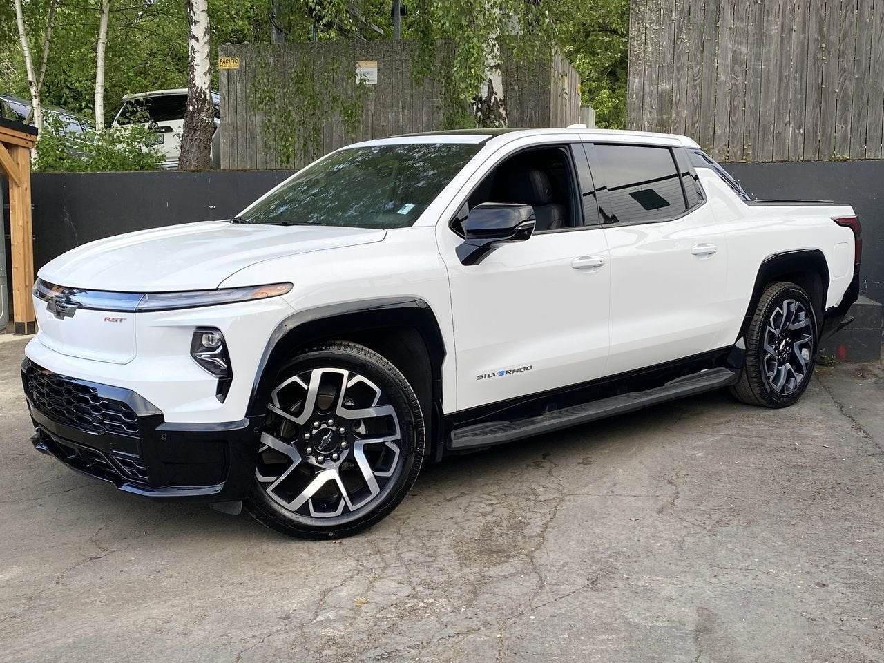 2025 Chevrolet Silverado EV RST - Max Range