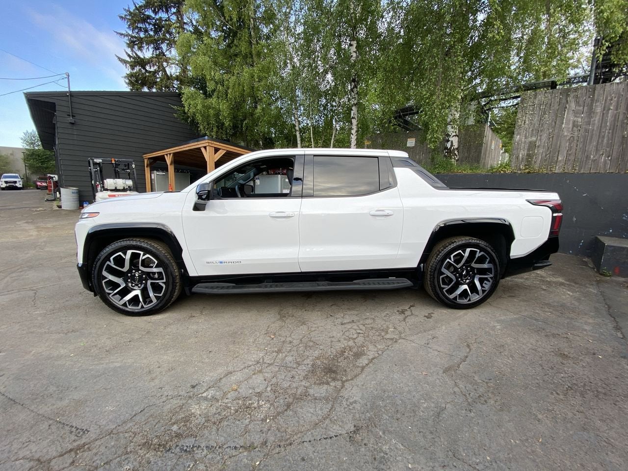 2025 Chevrolet Silverado EV RST - Max Range