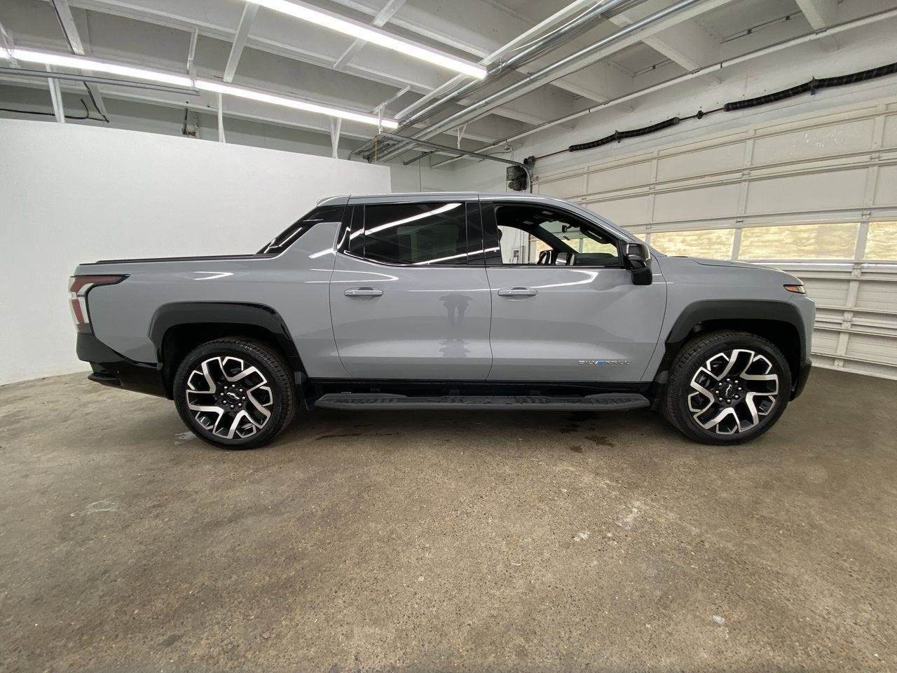 2025 Chevrolet Silverado EV RST - Max Range