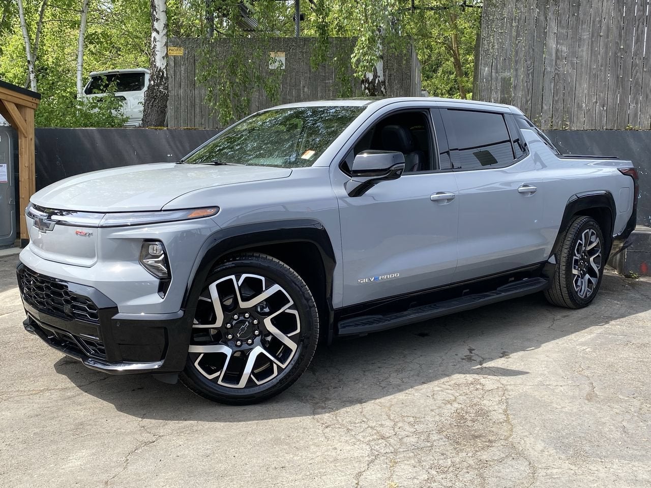 2025 Chevrolet Silverado EV RST - Max Range