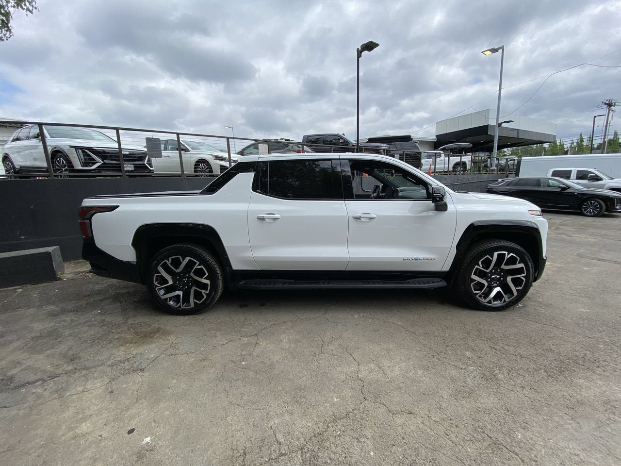 2025 Chevrolet Silverado EV RST - Max Range
