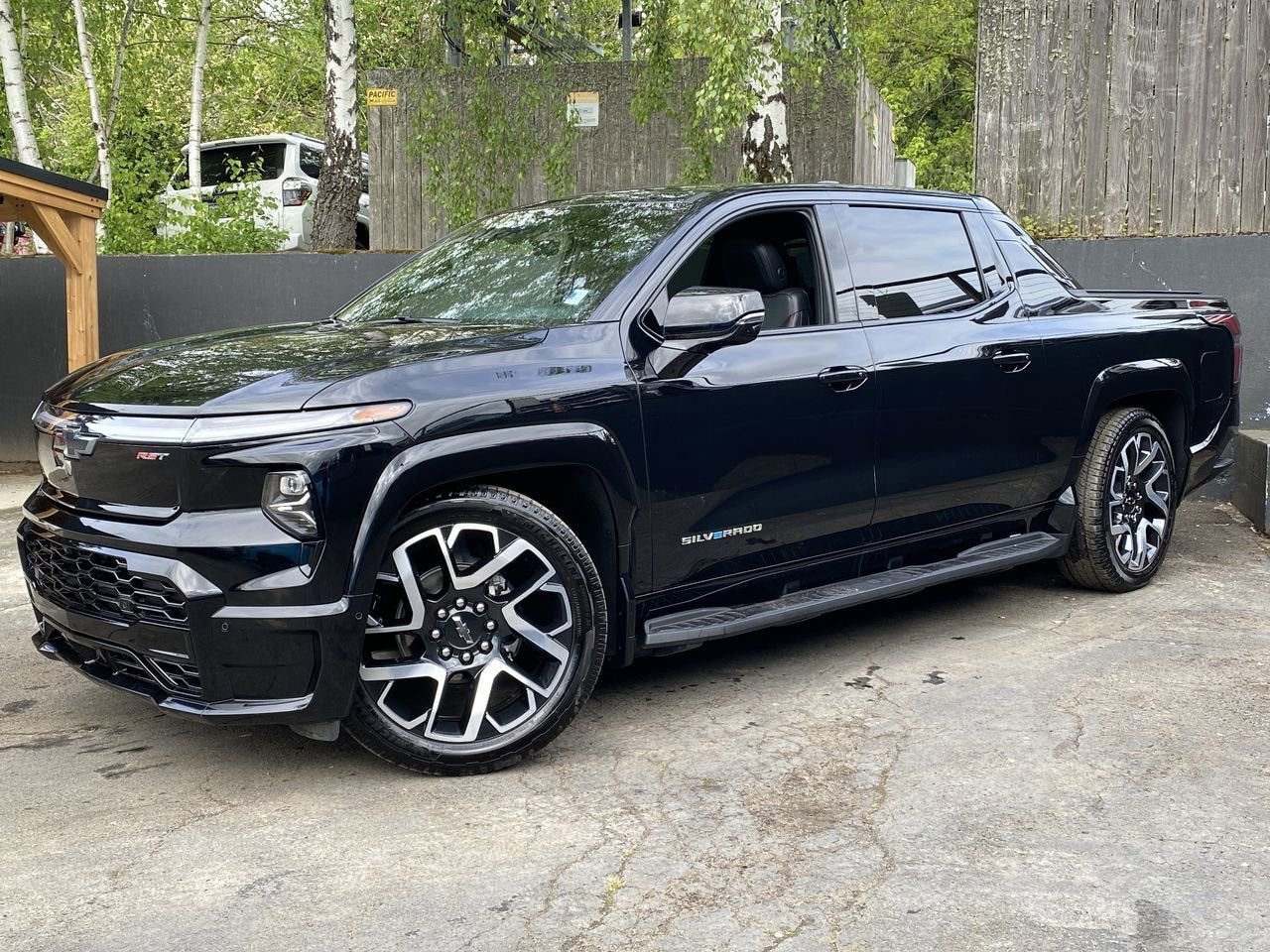 2024 Chevrolet Silverado EV RST's photo