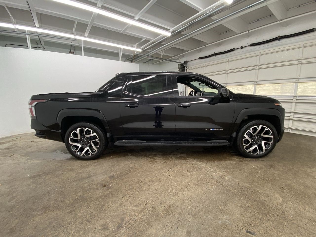 2024 Chevrolet Silverado EV RST