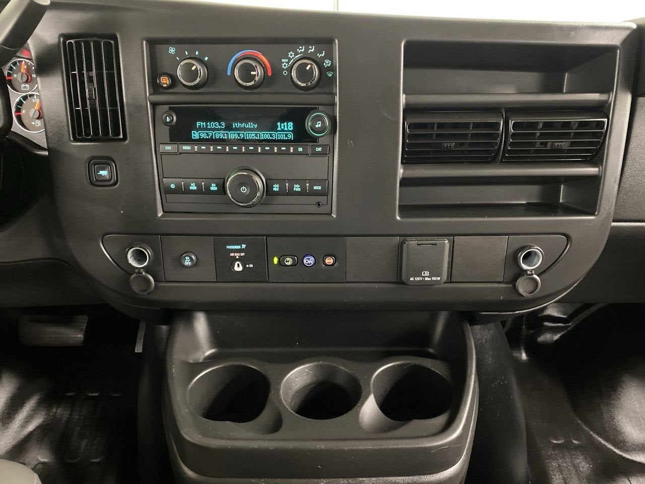 2025 Chevrolet Express Cargo WT