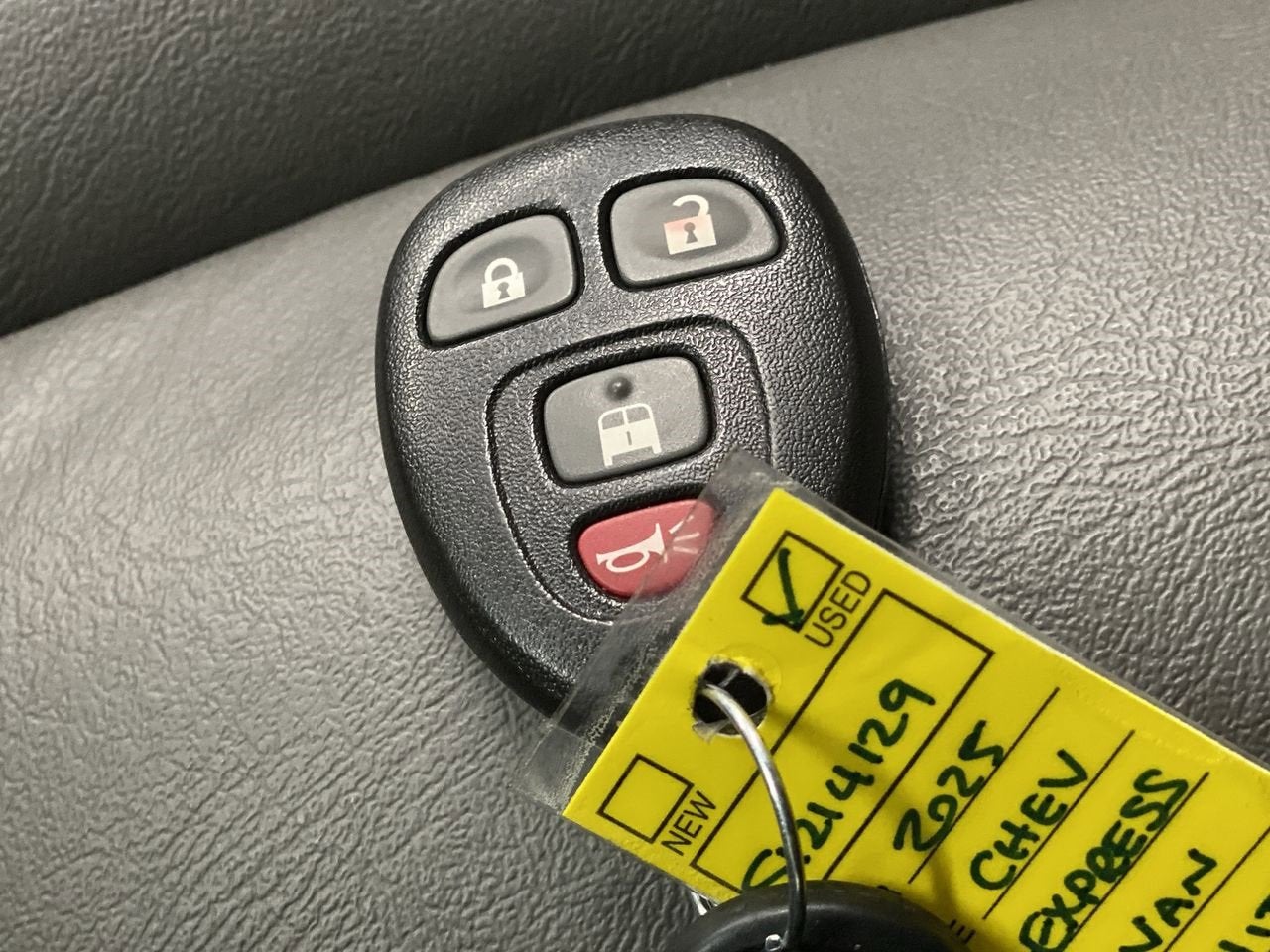 2025 Chevrolet Express Cargo WT