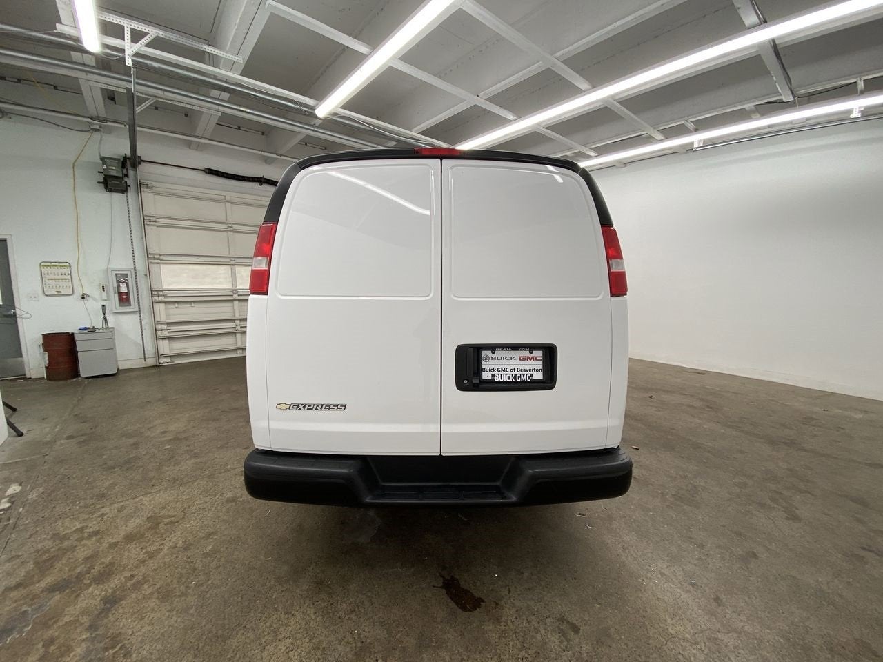 2025 Chevrolet Express Cargo WT