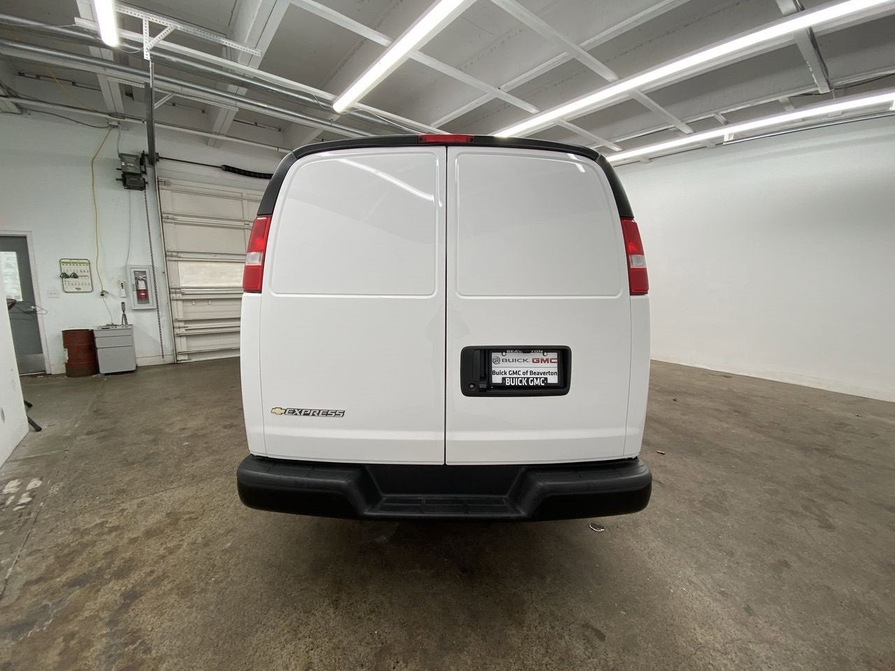 2025 Chevrolet Express Cargo WT