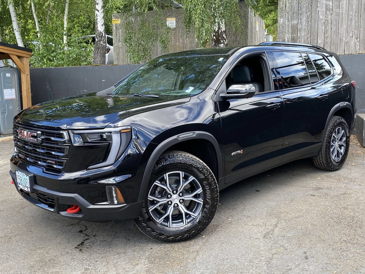 2025 GMC Acadia AT4