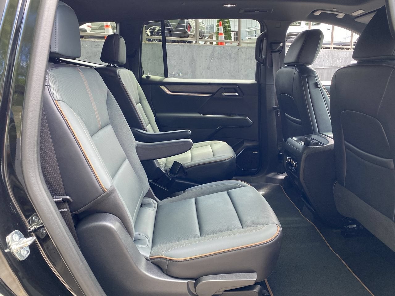 2025 GMC Acadia AT4