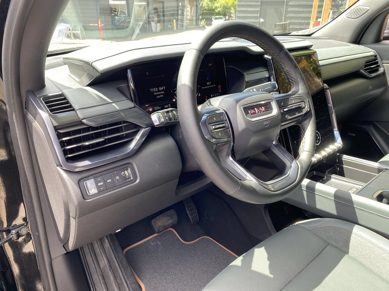 2025 GMC Acadia AT4