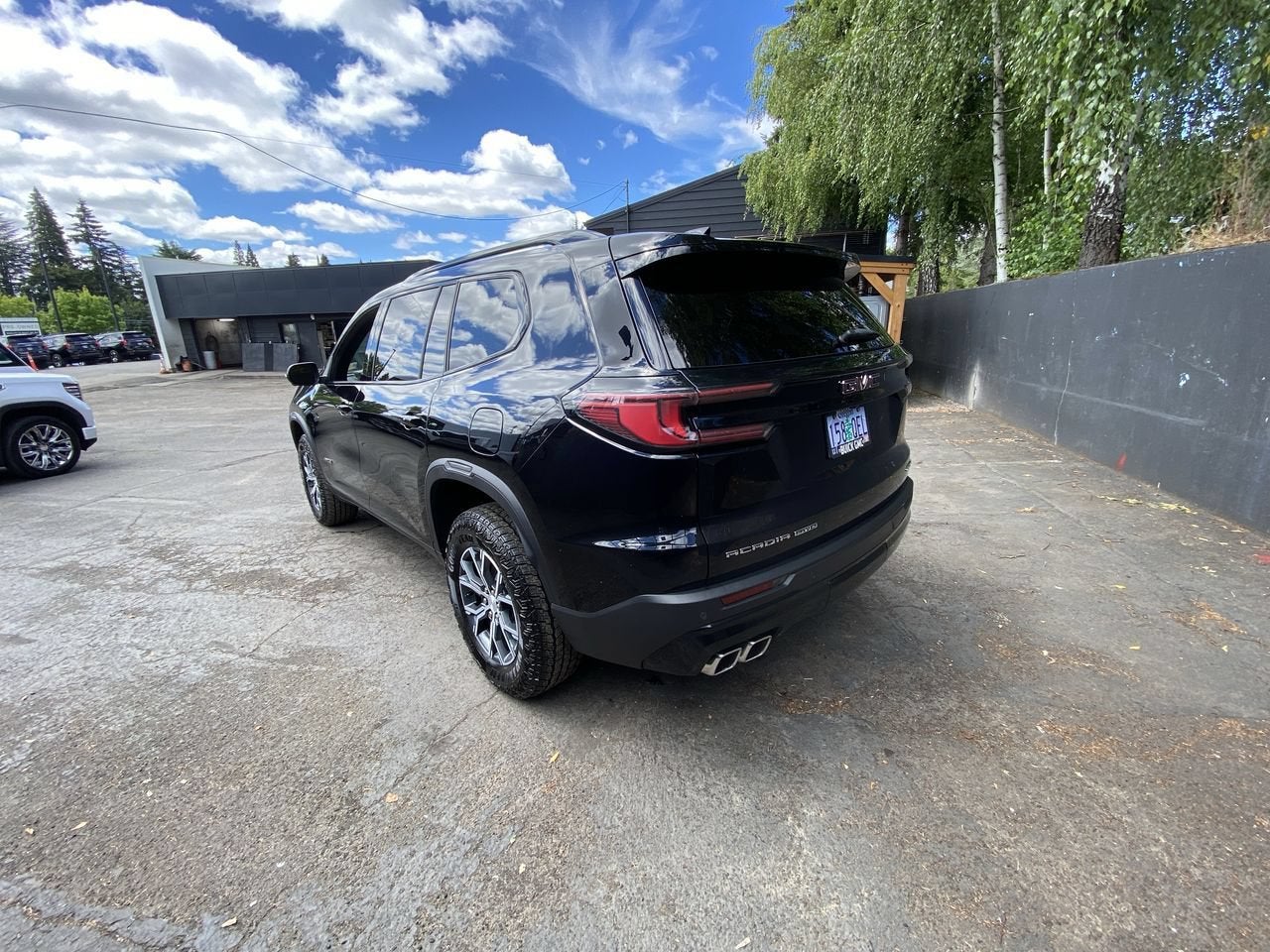 2025 GMC Acadia AT4