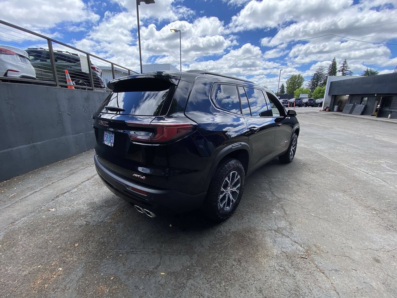 2025 GMC Acadia AT4