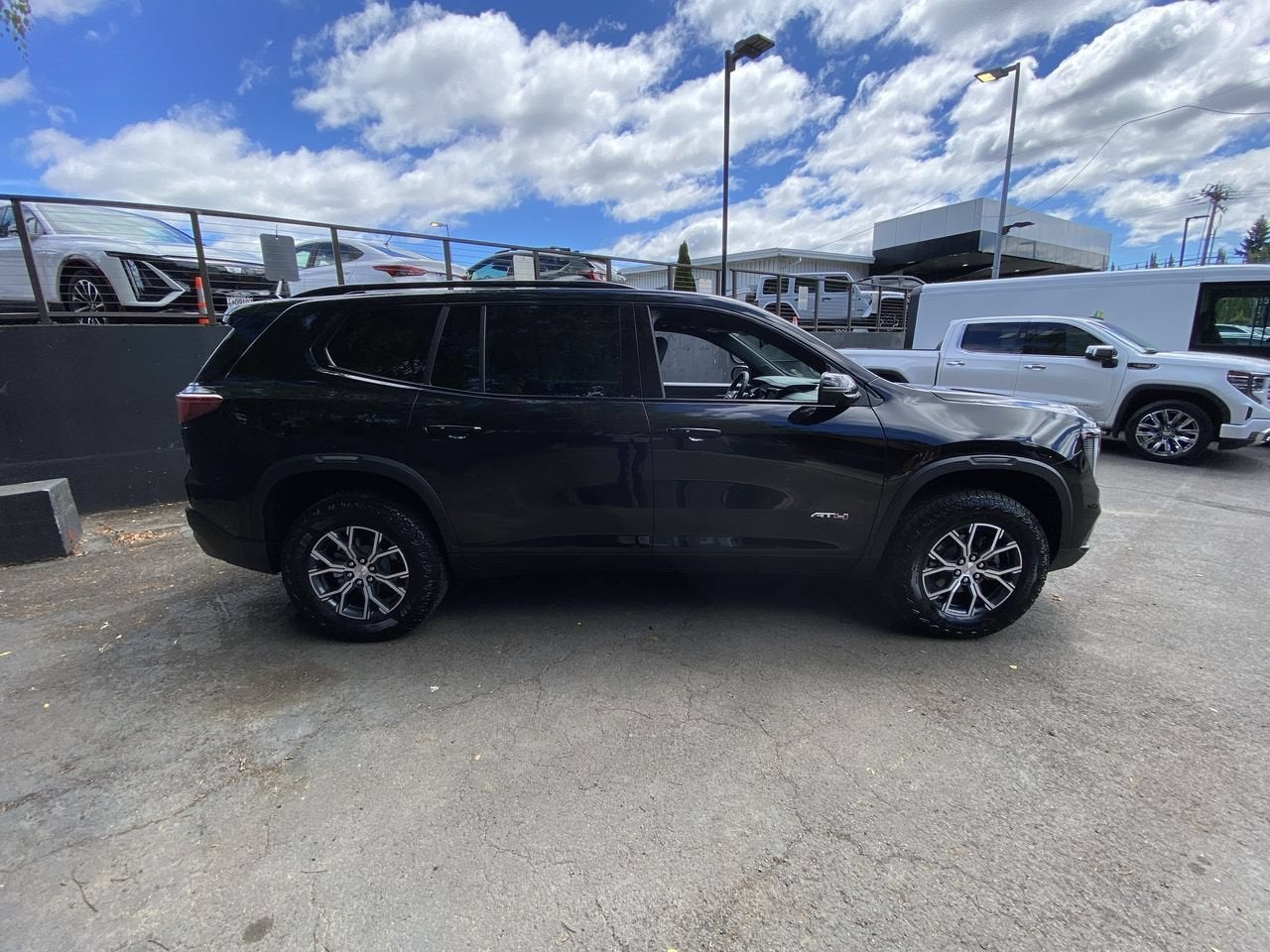2025 GMC Acadia AT4