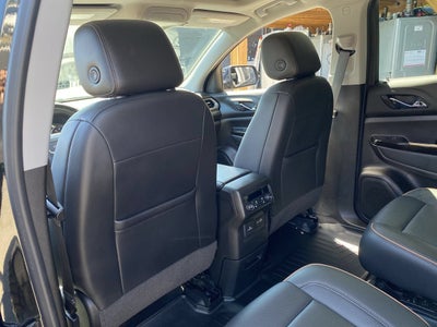 2022 GMC Acadia AT4