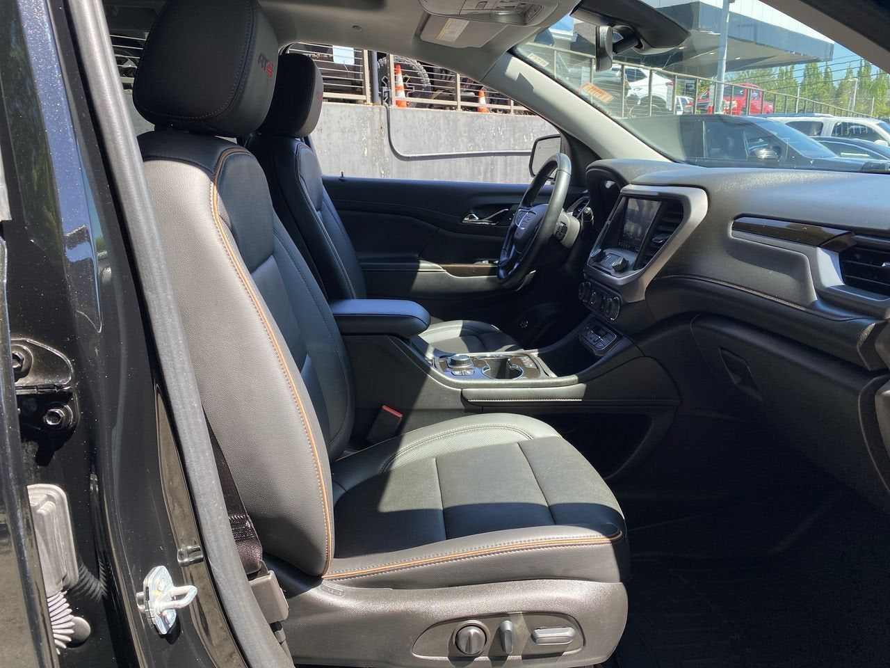 2022 GMC Acadia AT4