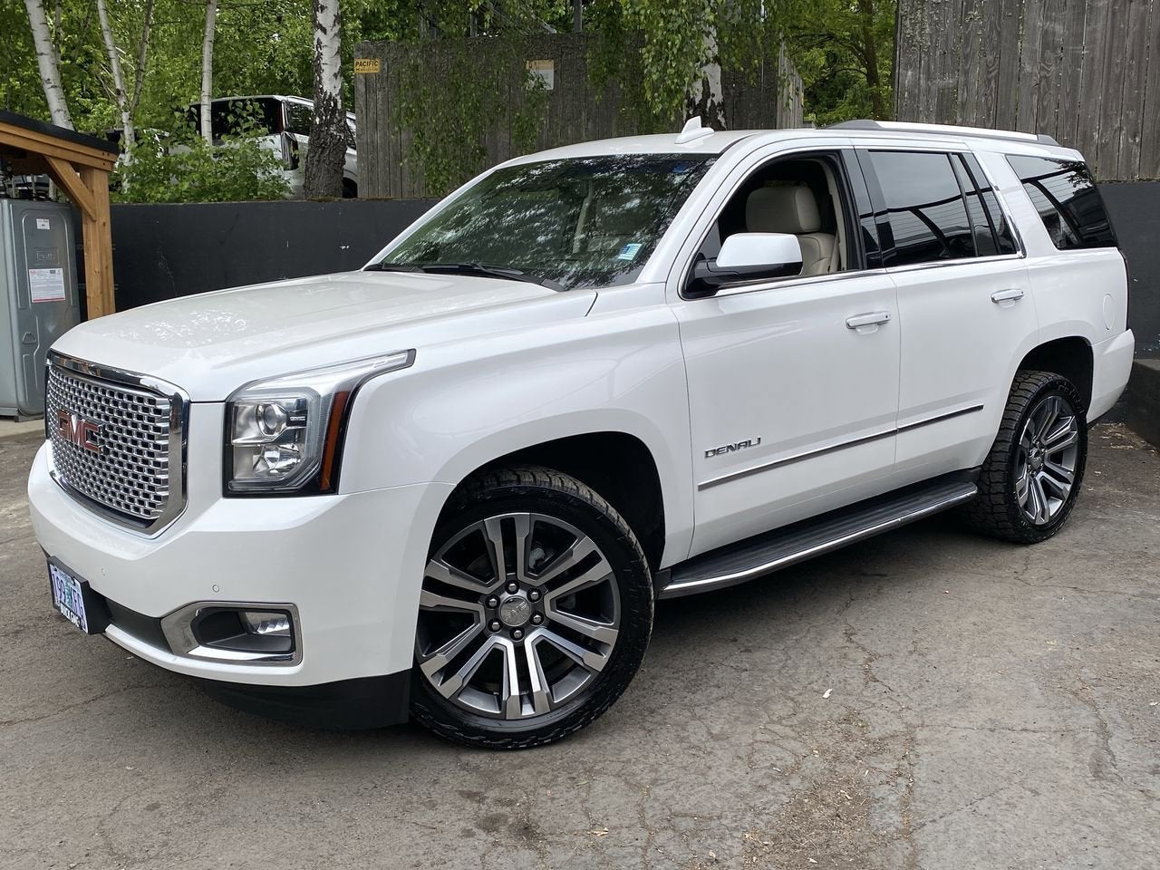 2017 GMC Yukon 4WD Denali's photo