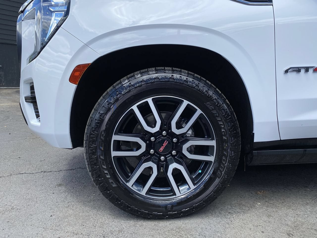2023 GMC Yukon AT4