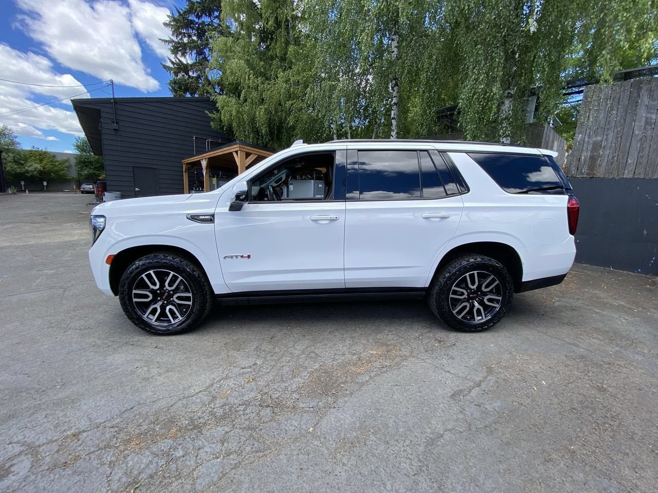 2023 GMC Yukon AT4