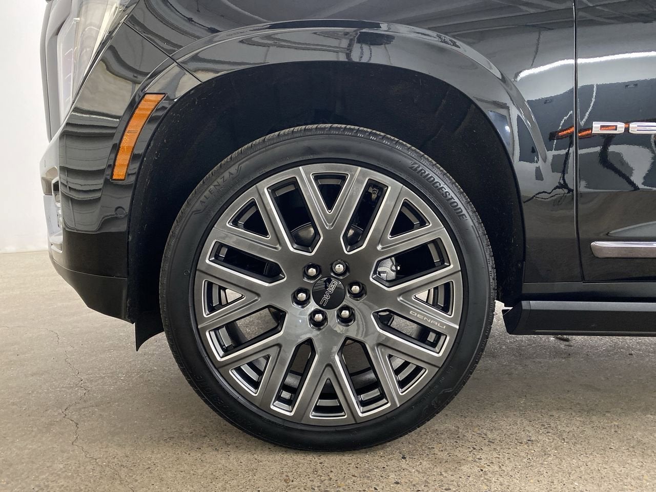 2025 GMC Yukon Denali Ultimate