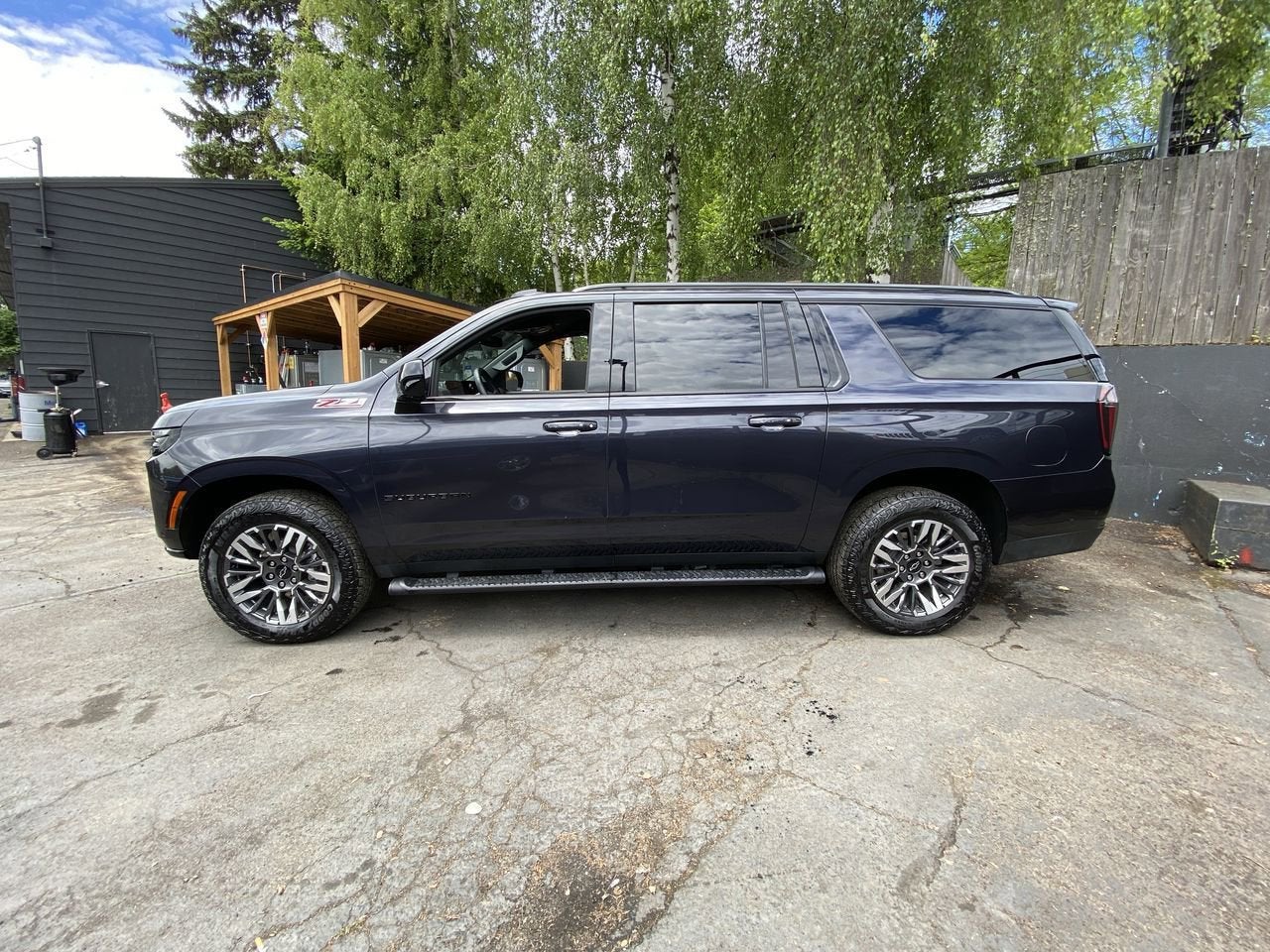 2025 Chevrolet Suburban Z71