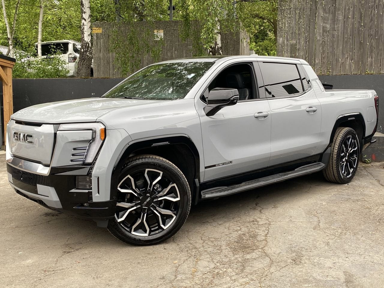2024 GMC Sierra Denali Edition 1 Crew Cab Short Box e4WD's photo