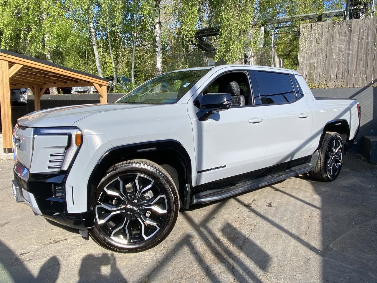 2024 GMC Sierra Denali Edition 1 Crew Cab Short Box e4WD's photo