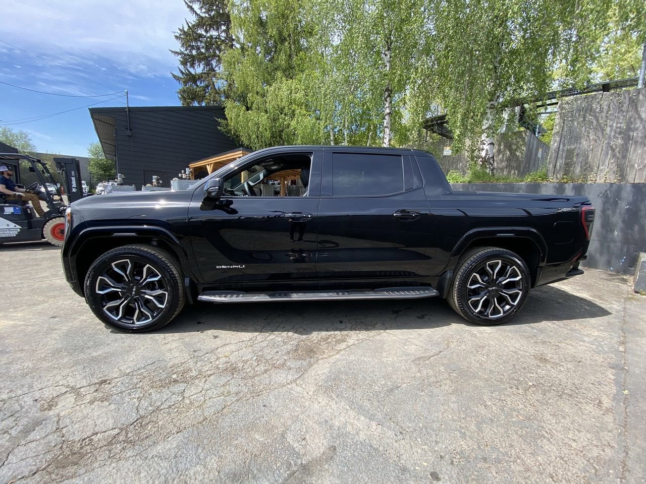 2025 GMC Sierra EV Max Range Denali