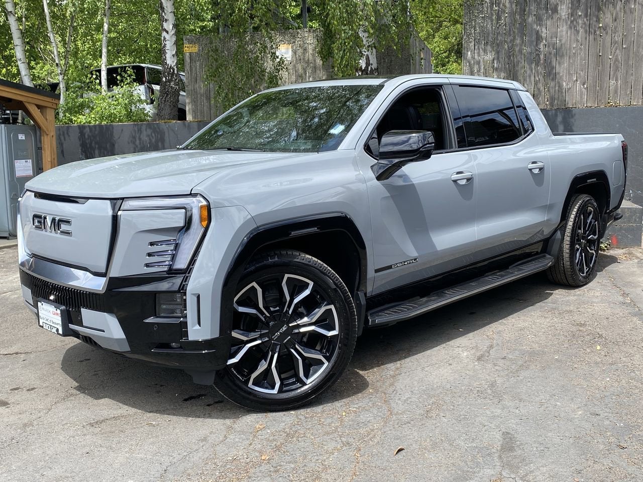 2025 GMC Sierra Denali Extended Range Crew Cab e4WD's photo