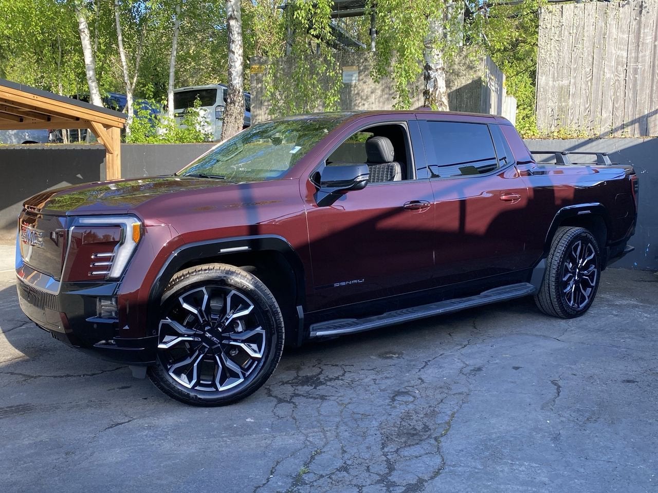 2025 GMC Sierra Denali Extended Range Crew Cab e4WD's photo