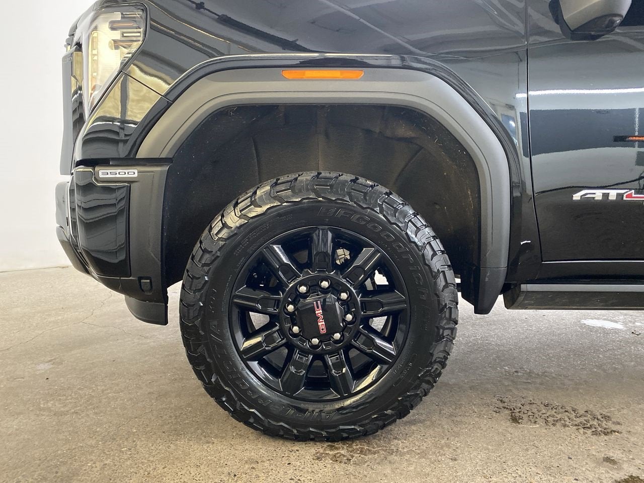 2025 GMC Sierra 3500 HD AT4