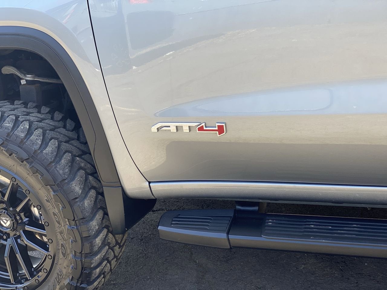 2024 GMC Sierra 1500 AT4