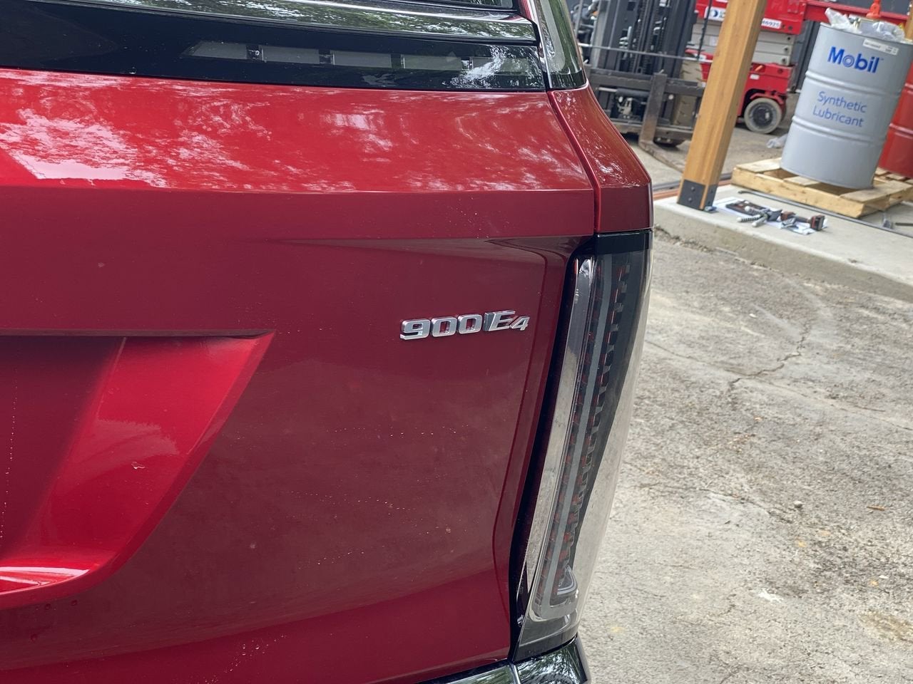 2026 Cadillac VISTIQ Sport