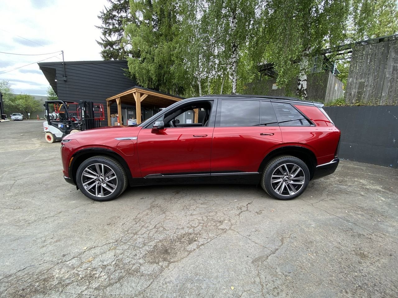2026 Cadillac VISTIQ Sport