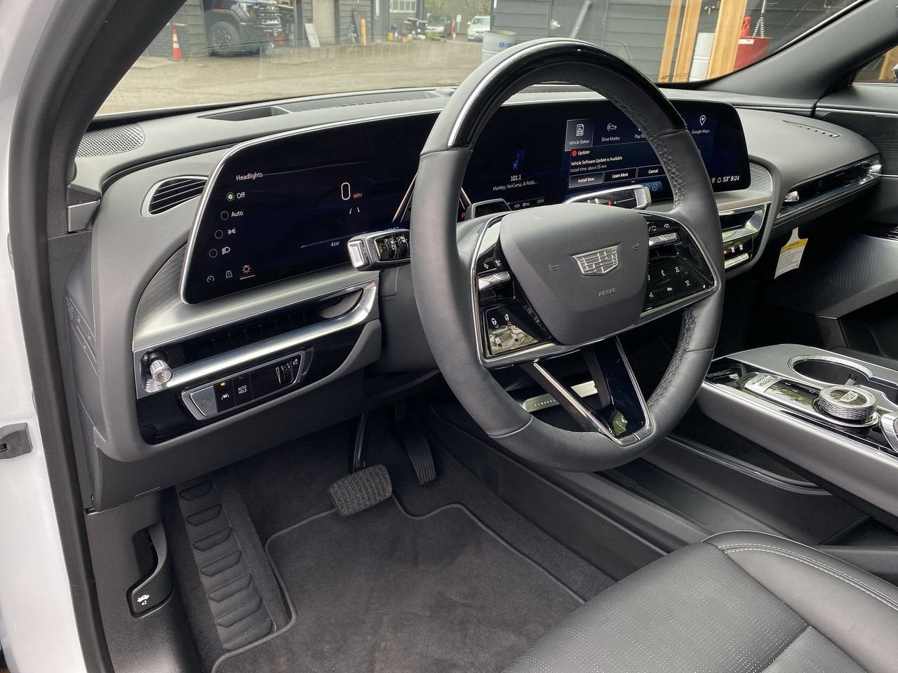 Used 2025 Cadillac LYRIQ Luxury 2 with VIN 1GYKPRRL9SZ308542 for sale in Portland, OR