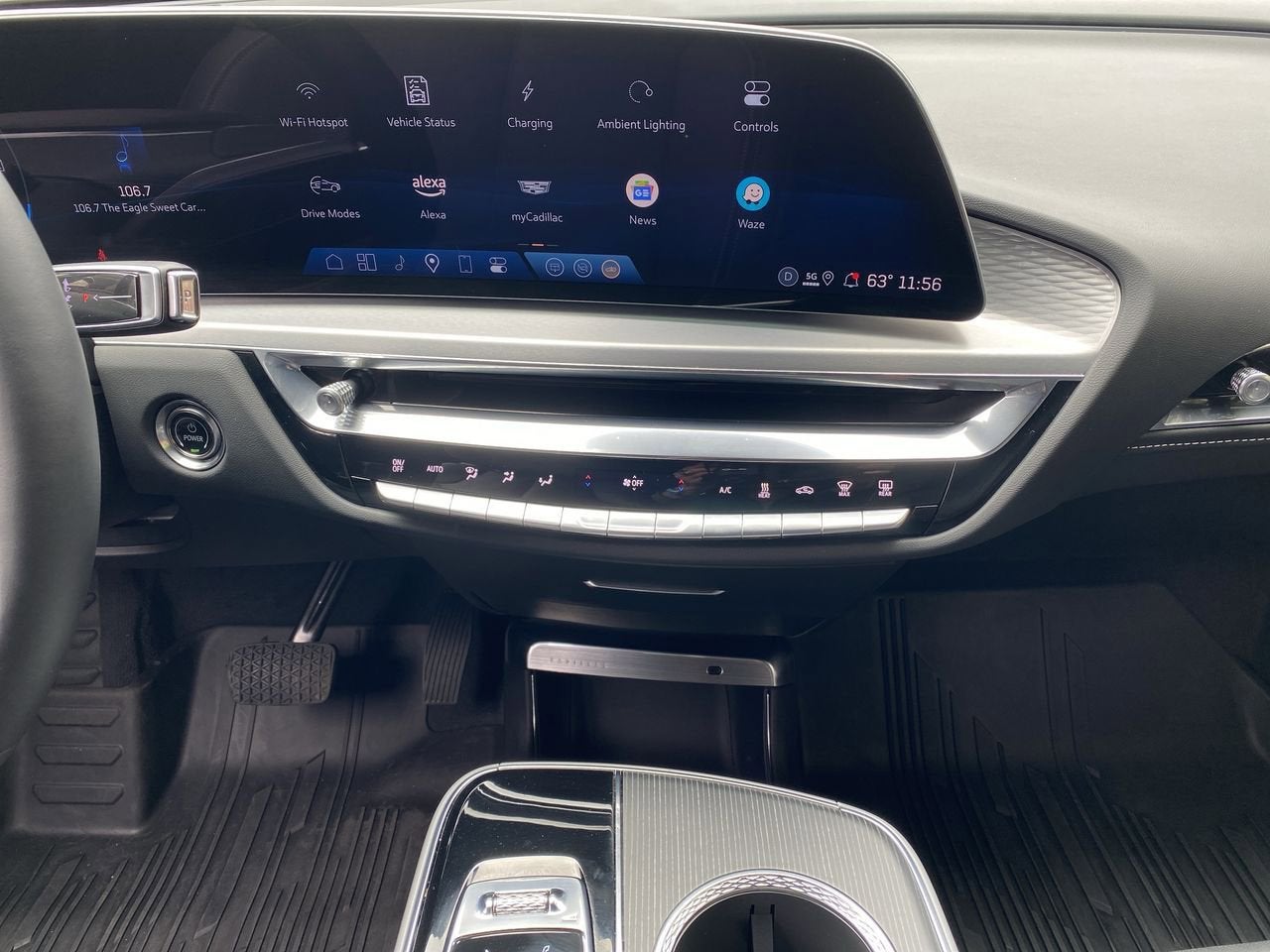 2024 Cadillac LYRIQ Luxury 3