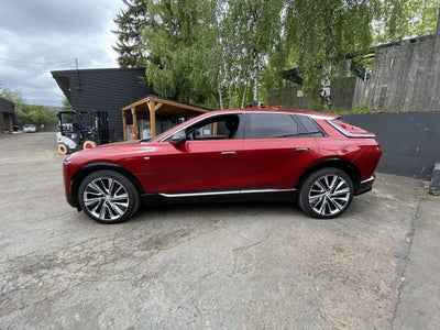 2024 Cadillac LYRIQ Luxury 3