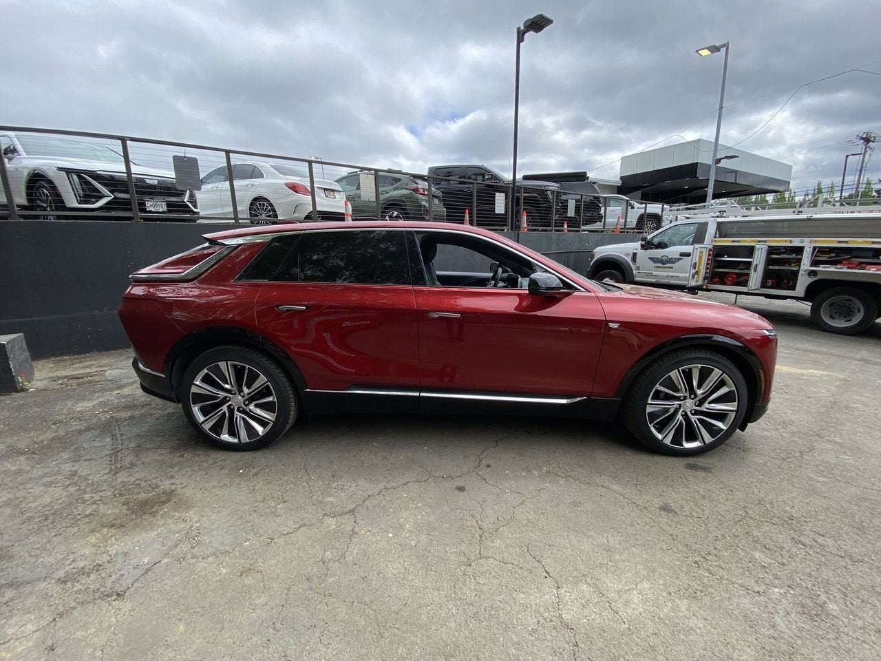 2024 Cadillac LYRIQ Luxury 3