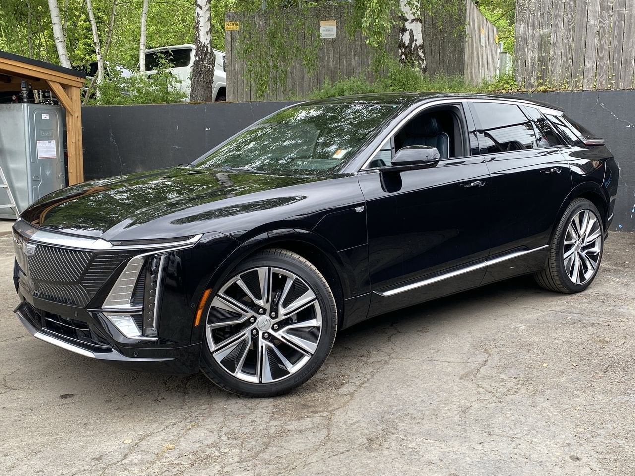 2024 Cadillac LYRIQ Luxury 3