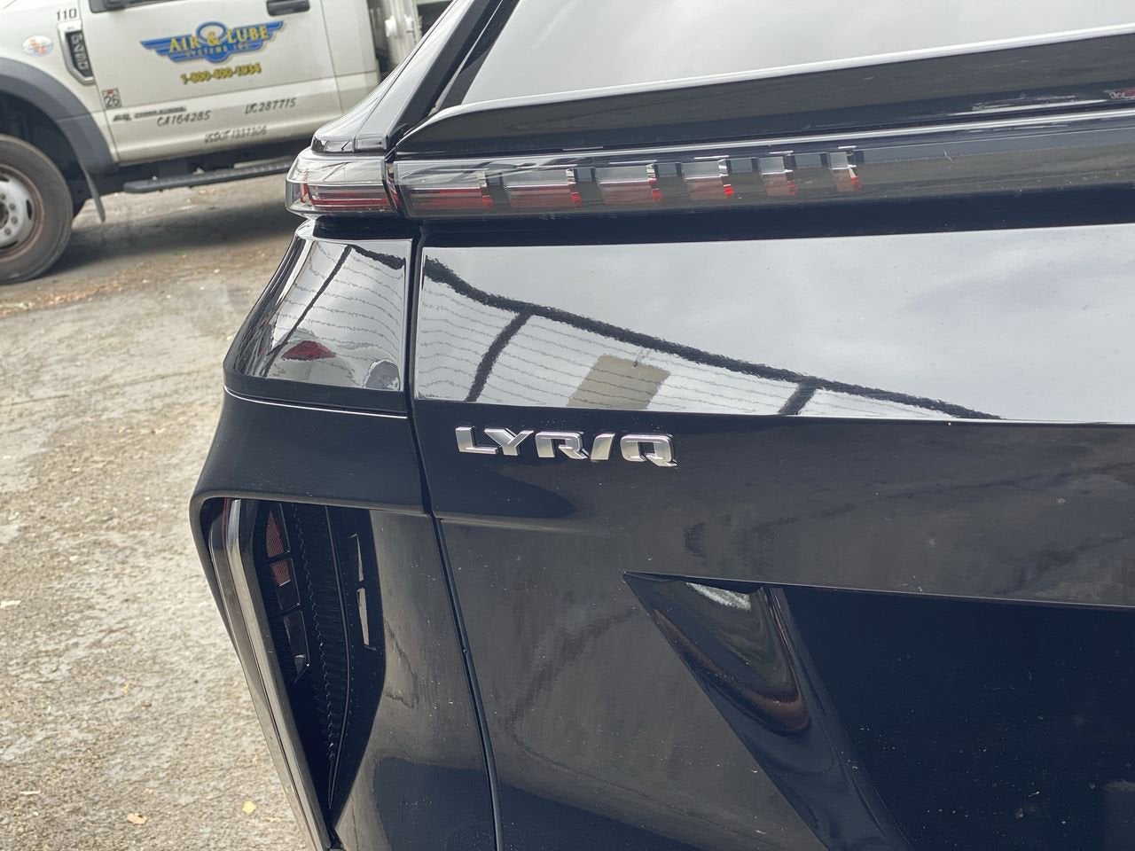 2024 Cadillac LYRIQ Luxury 3