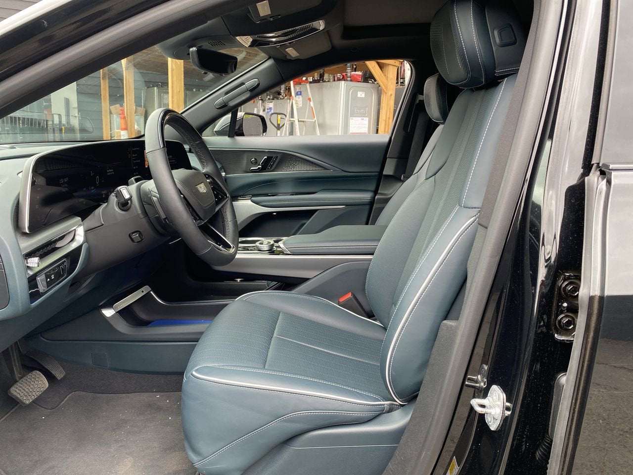 2024 Cadillac LYRIQ Luxury 3