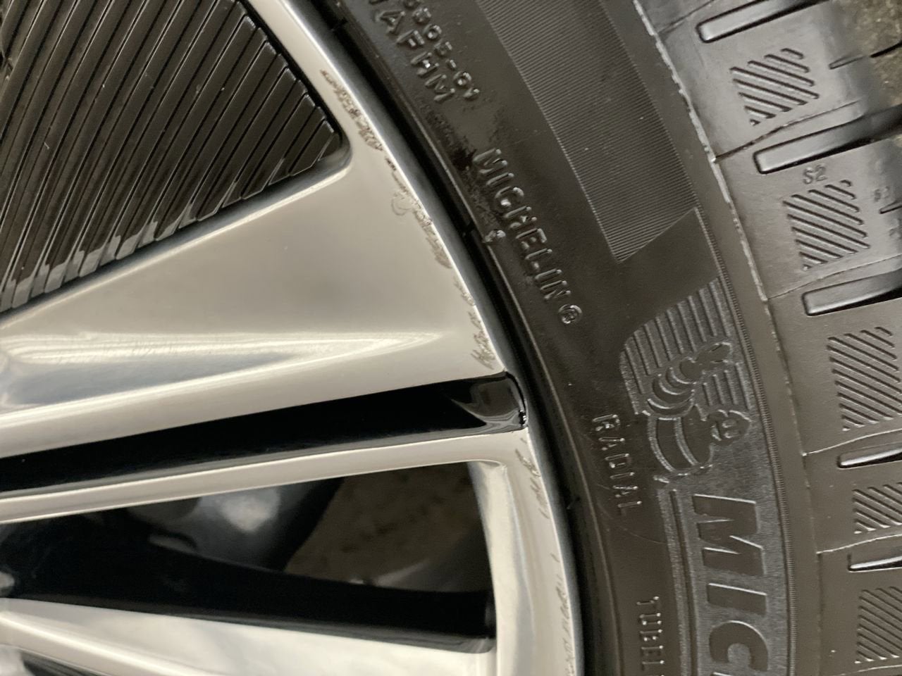 2024 Cadillac LYRIQ Luxury 3