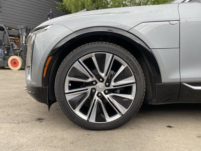 2024 Cadillac LYRIQ Luxury 3
