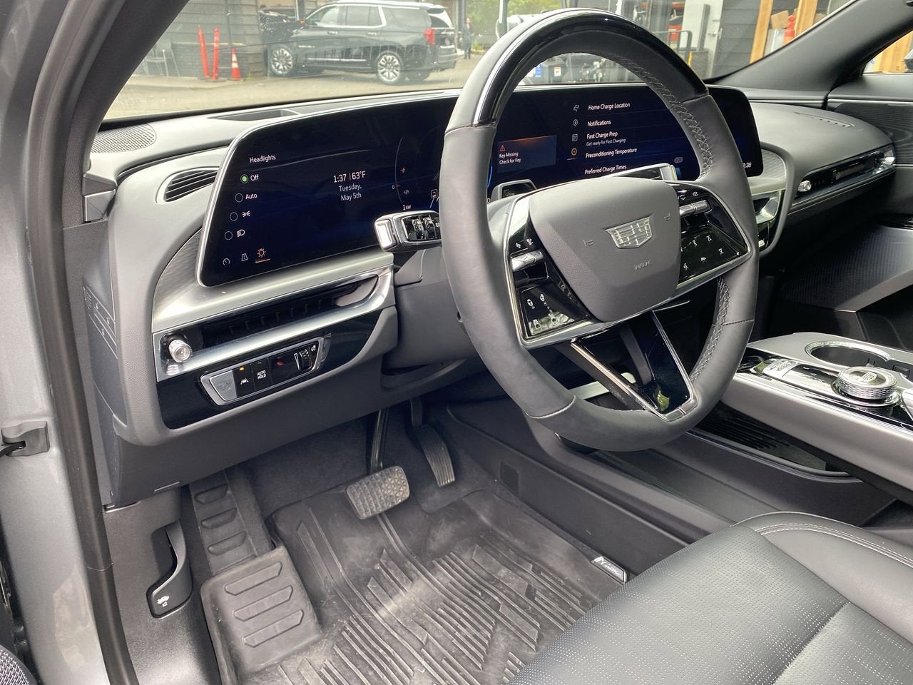 Used 2024 Cadillac LYRIQ Luxury 3 with VIN 1GYKPSRL3RZ141130 for sale in Portland, OR